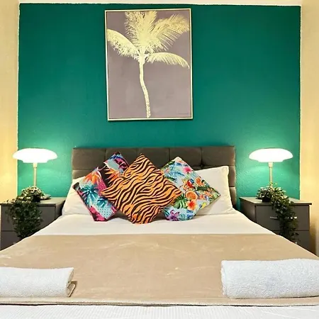 Hyde Park Studio Apartment